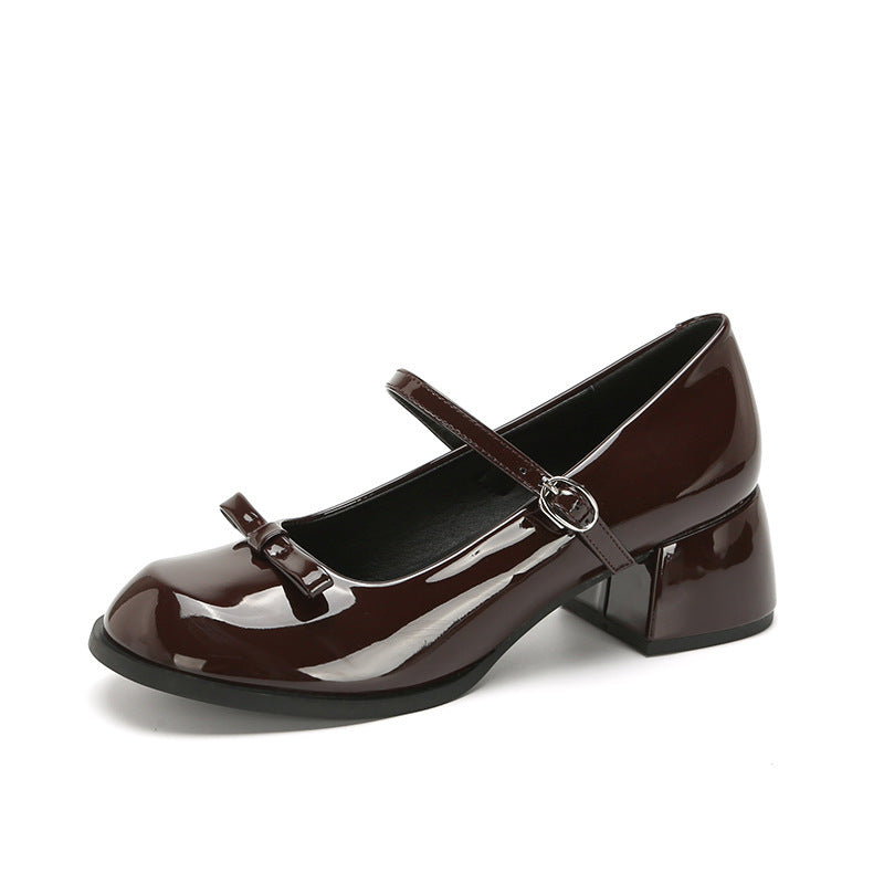 Chaussures style français « Mary Jane » pour femmes **Découvrez l’Élégance le Confort et le Style À Vos Pieds !**

Apportez une touche de sophistication à votre garde-robe avec nos escarpins au design épuré et moderne. Confectionnés avec soin, ces