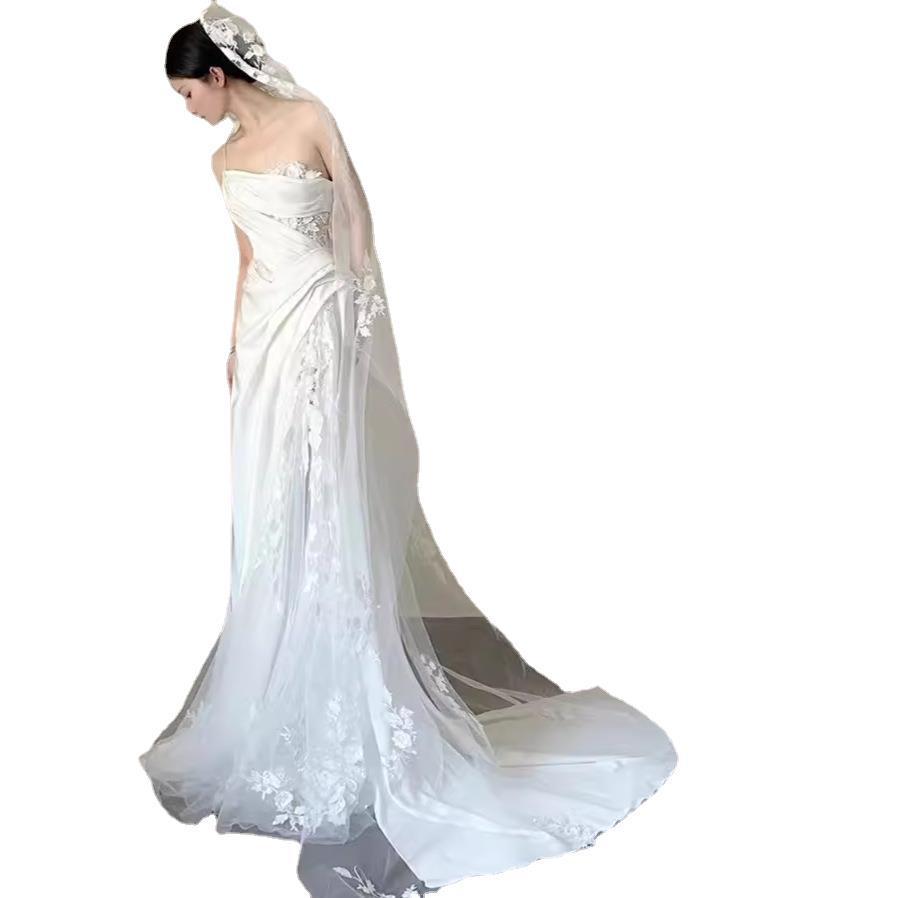 Robe de mariée sirène en dentelle satinée