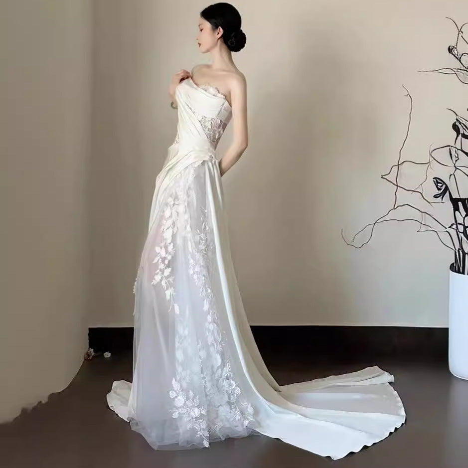 Robe de mariée sirène en dentelle satinée